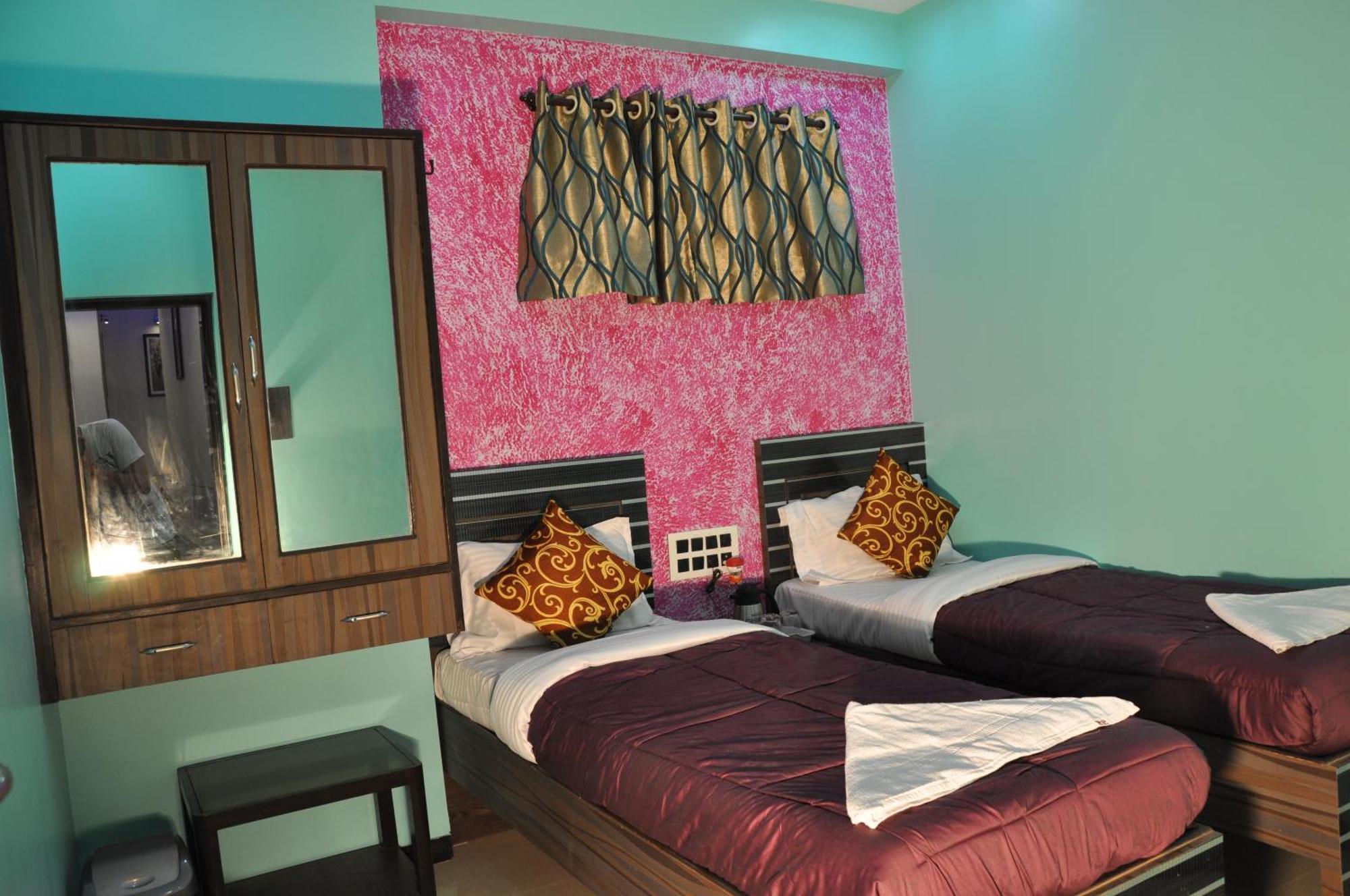 Hotel Planet Plaza, Mumbai